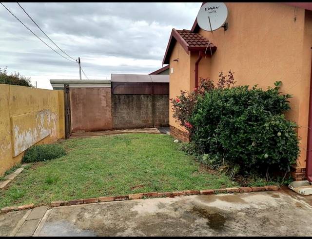 2 BEDROOM HOUSE FOR SALE IN BRAM FISCHERVILLE